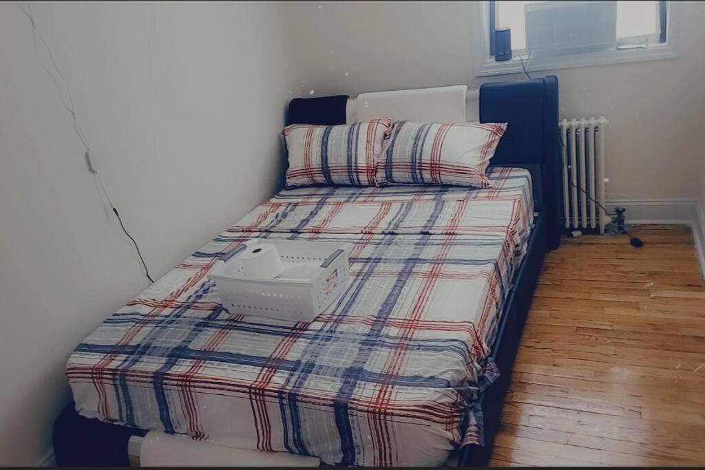 Townhouse In Oakland Gardens Apartamento Nova York